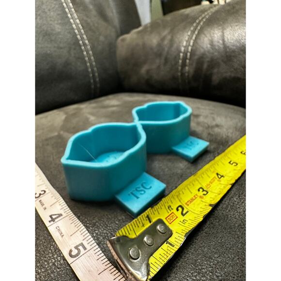 Lips Silicone Mold for Car Freshie Vent Clips | Aroma Beads & Resin Craft - Picture 3 of 4